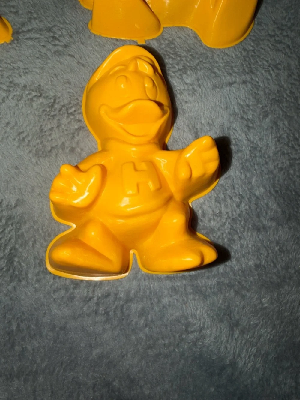 Vintage Disney Duck Tales Jello Mold 1989 Yellow Set of 4 Promotional Gelatin